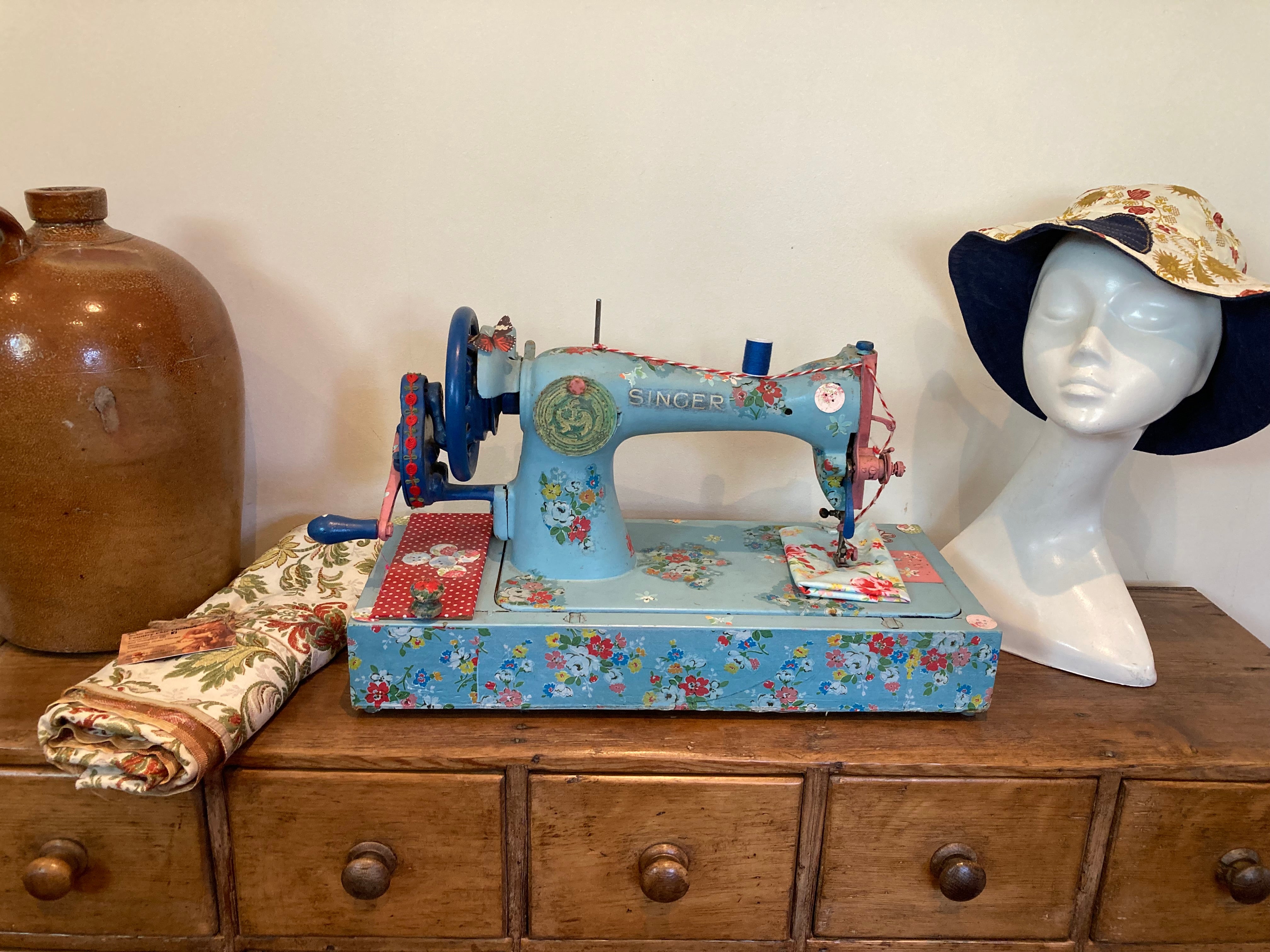 Vintage Singer Sewing Machine