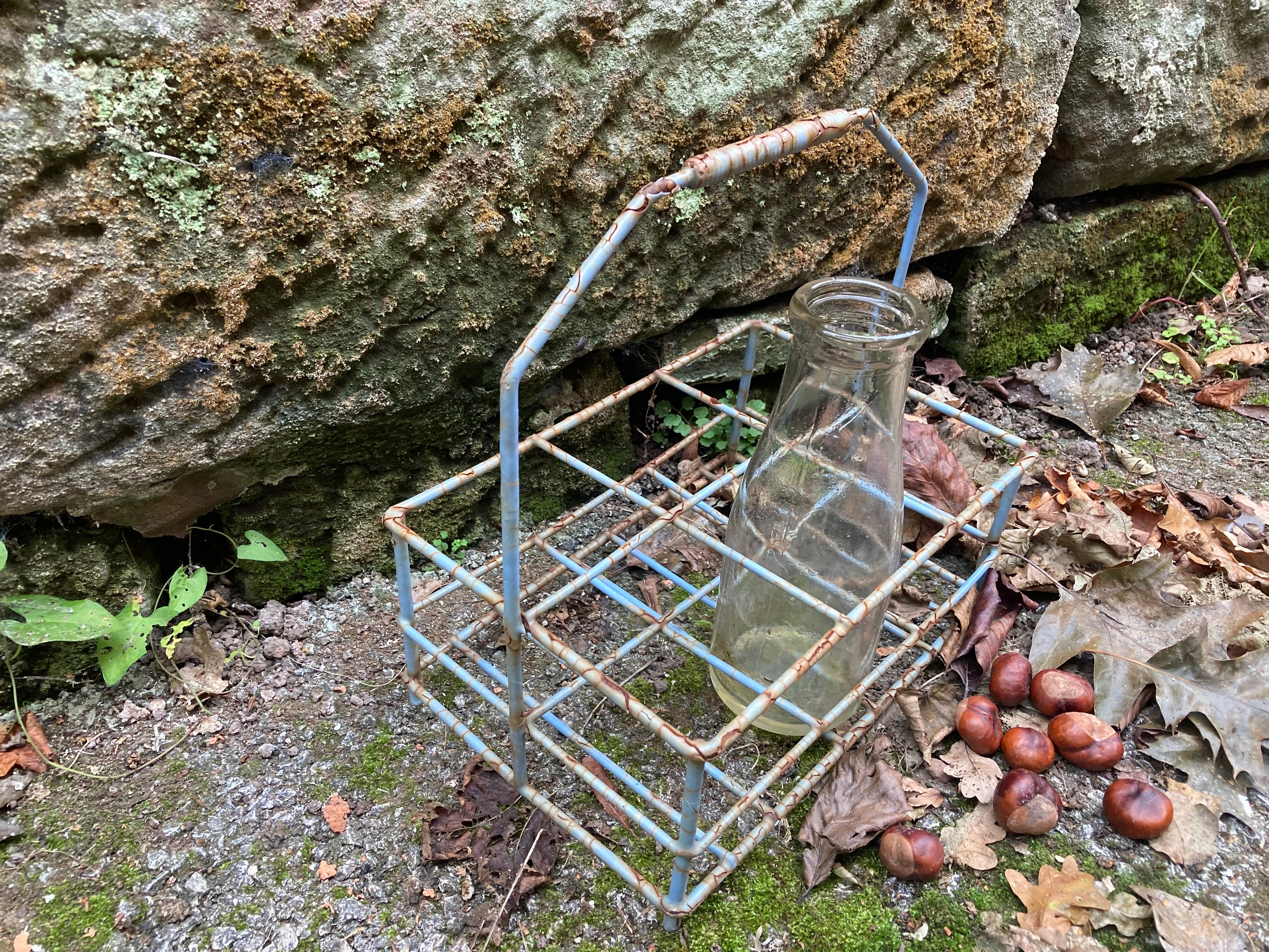 Vintage Milk Bottle Holder Carrier Doorstep Rack Nostalgic Memories + Bottle