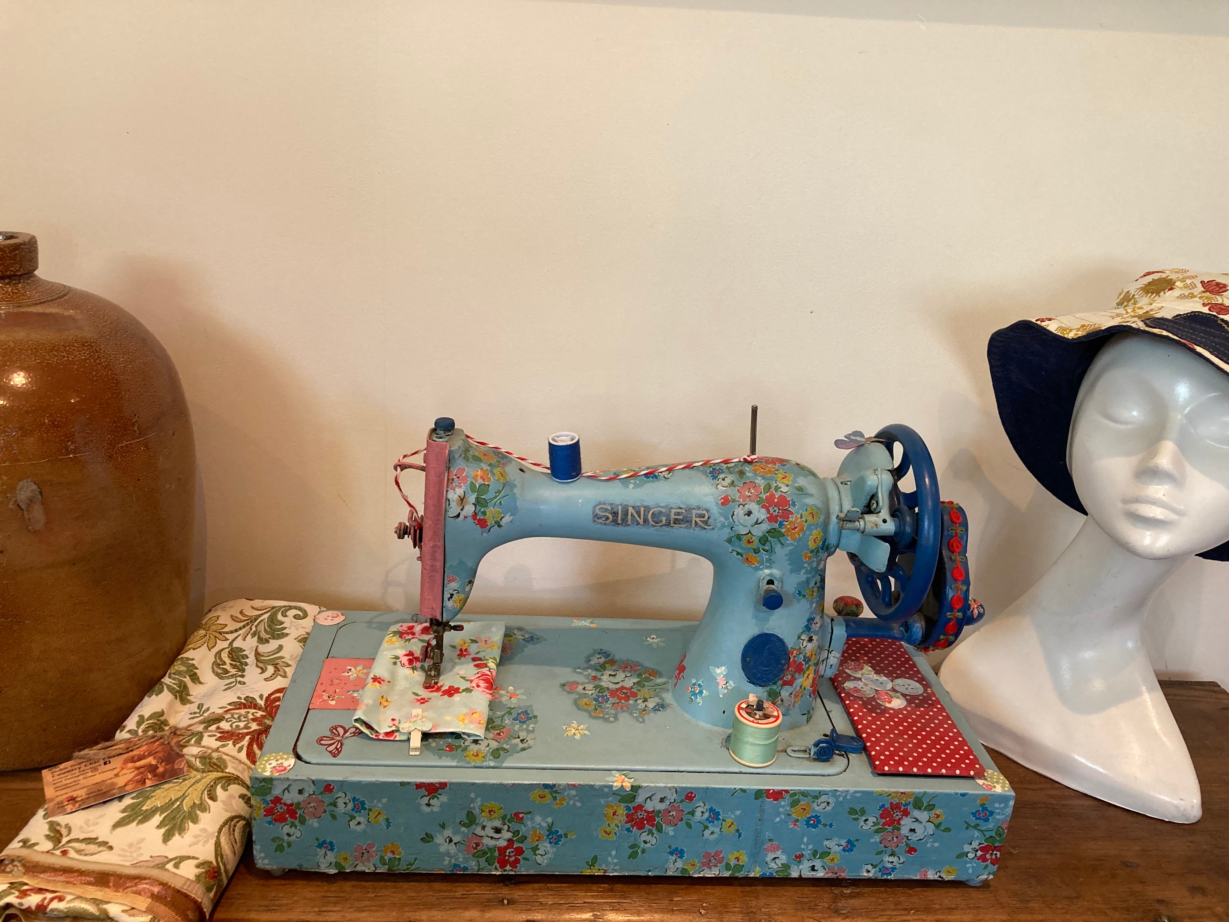 Vintage Singer Sewing Machine