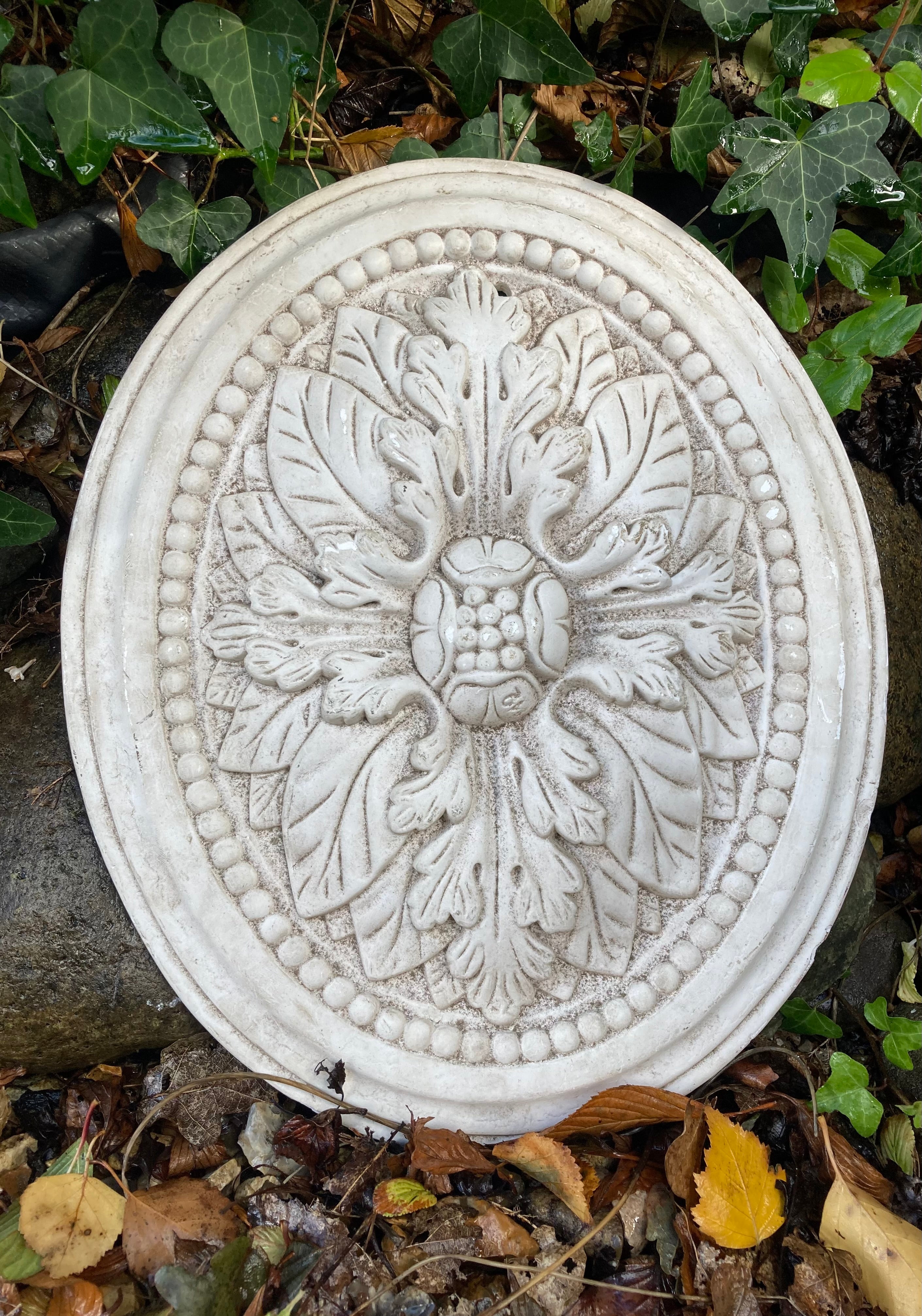 Antique Style Plaster Medallion Garden Wall Moulding / Decor