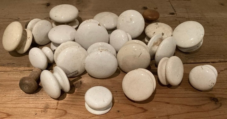 Large Job Lot of Reclaimed Porcelain Door Knobs / Handles Uncleaned & Reclaimed - See Photos