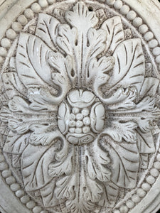 Antique Style Plaster Medallion Garden Wall Moulding / Decor