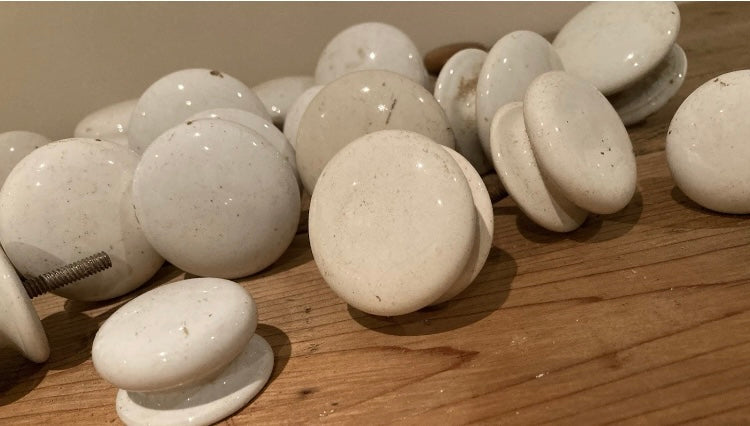 Large Job Lot of Reclaimed Porcelain Door Knobs / Handles Uncleaned & Reclaimed - See Photos
