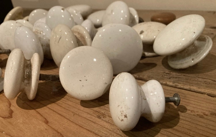 Large Job Lot of Reclaimed Porcelain Door Knobs / Handles Uncleaned & Reclaimed - See Photos