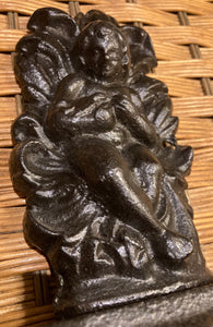 Antique Victorian Country Design Cherub Putti Cast Iron Decorative Door Stop