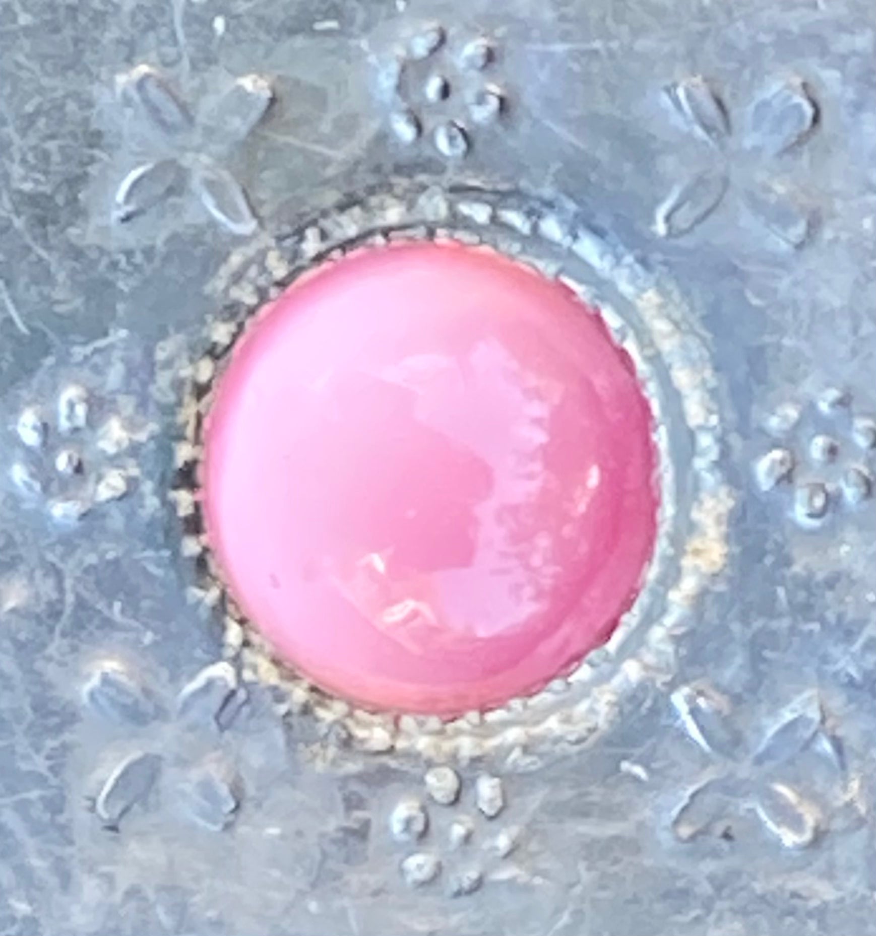 Vintage Arts & Craft Brooch, Hammered Pewter on Brass with Pink Stone 3x3cm