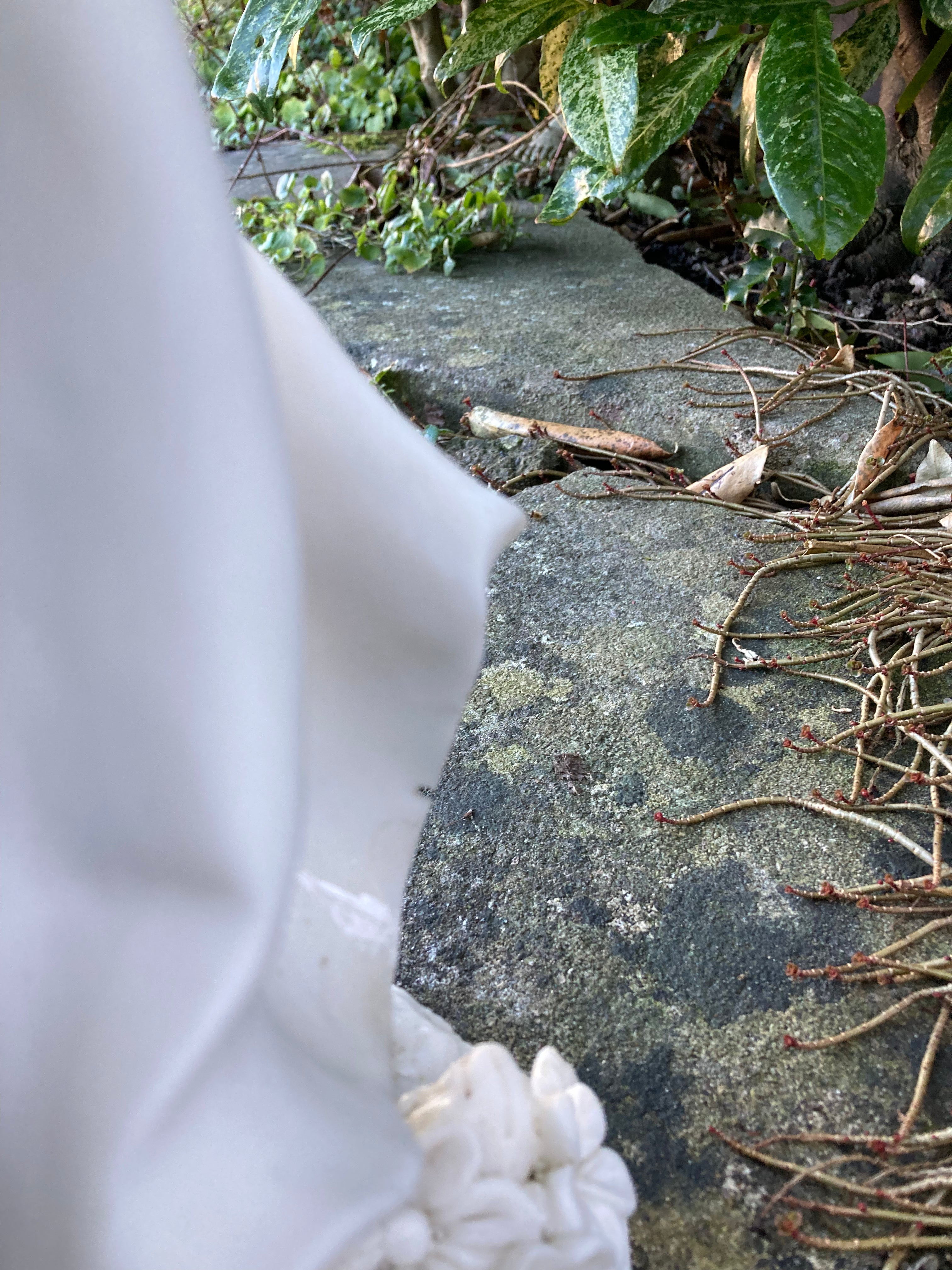 Simple, Elegant “Angel of Peace” Garden Statue with Dove .. Composite Marble Memorable Decoration